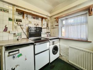 Kitchen- click for photo gallery